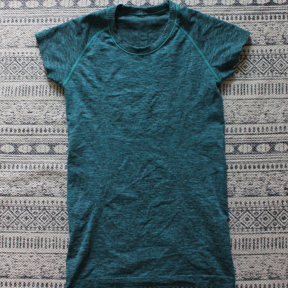 Lululemon Swiftly Tech Short Sleeve -Teal - Size 6